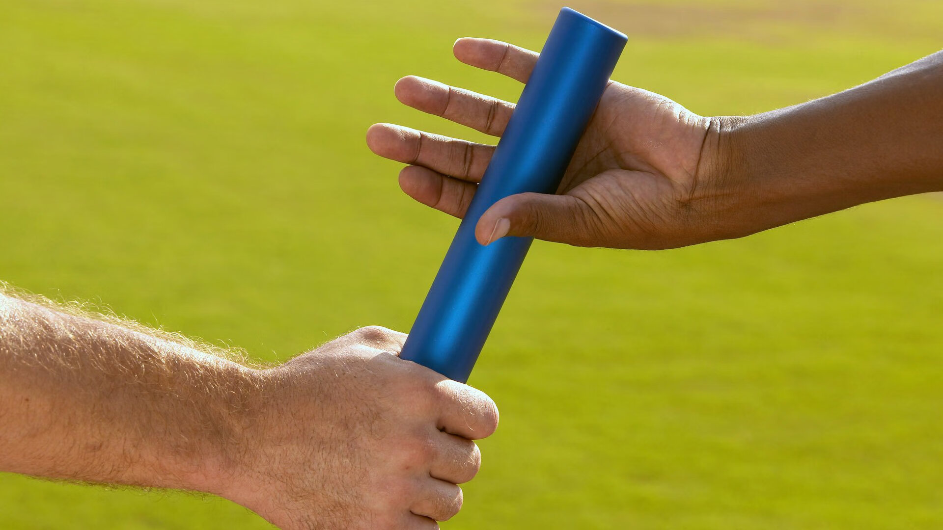 青少年足球装备个性化定制逐步普及，满足多样化需求，青少年足球型号